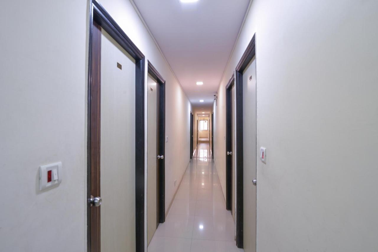 Hotel Minerva Residency - Near Grant Road Railway Station Мумбаї Екстер'єр фото