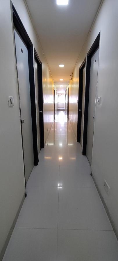 Hotel Minerva Residency - Near Grant Road Railway Station Мумбаї Екстер'єр фото