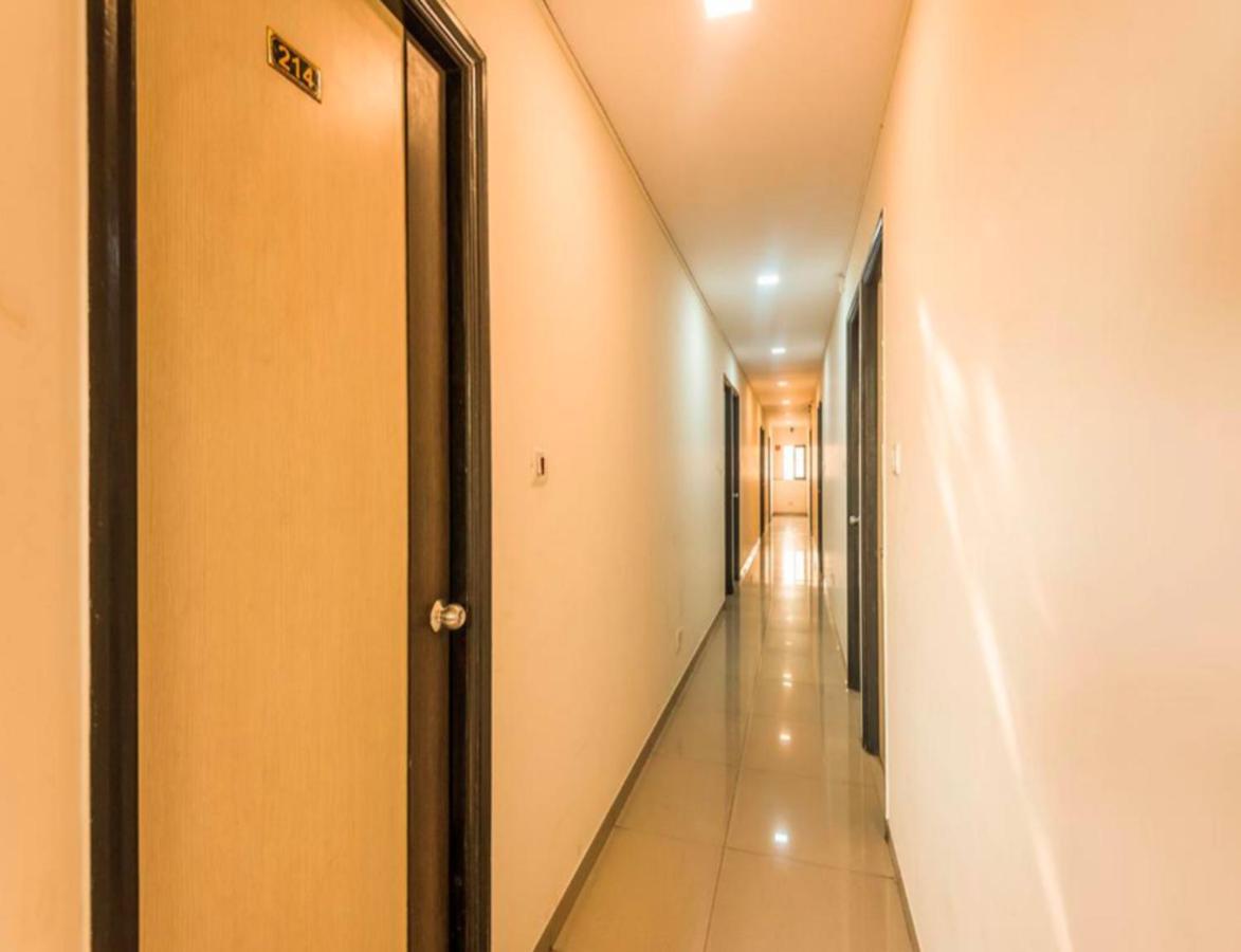 Hotel Minerva Residency - Near Grant Road Railway Station Мумбаї Екстер'єр фото